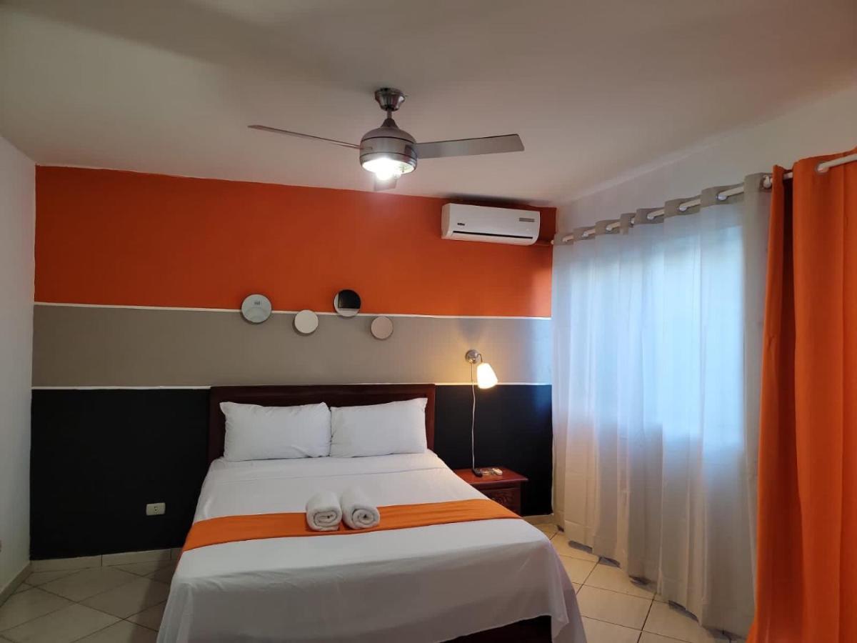 Hotel Sea Breeze Sosua Bagian luar foto