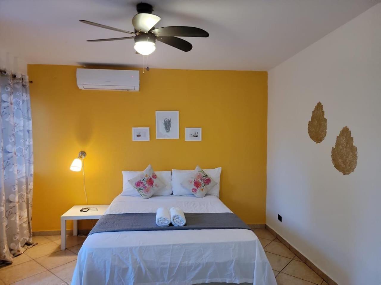 Hotel Sea Breeze Sosua Bagian luar foto
