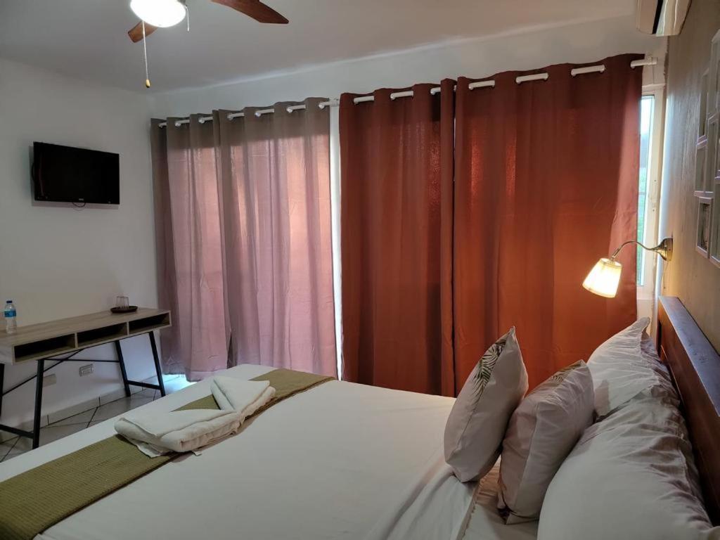 Hotel Sea Breeze Sosua Bagian luar foto